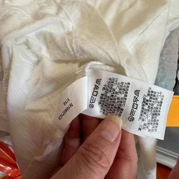 DKNY Ultra Soft Cream Short Sleeve Side Slit Round Neck Boxy Crop Top L - Picture 9 of 12